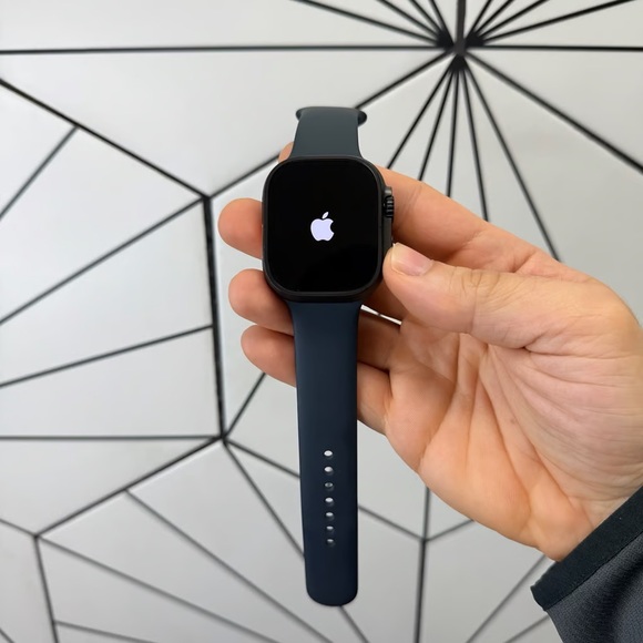 Apple Black Smartwatch with Sleek Design and Sport Band
